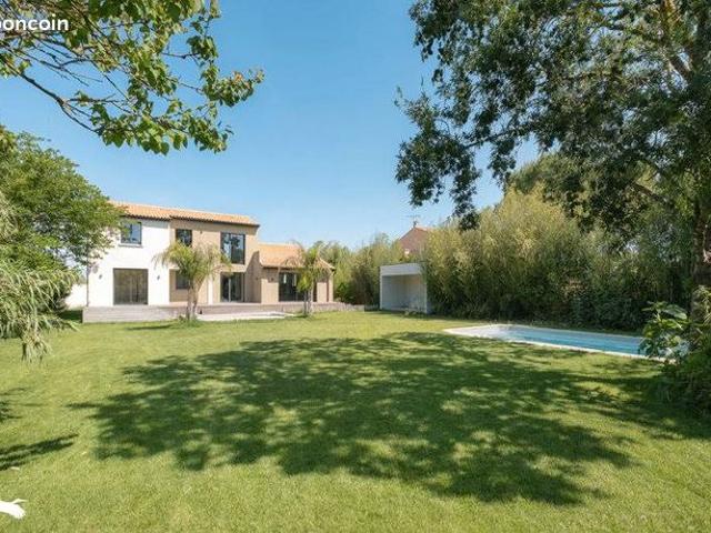 Villa 6 pièces 217 m²