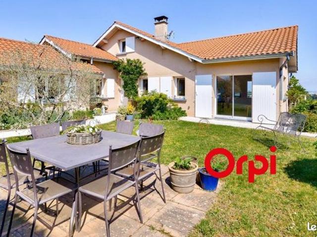 Villa 6 pièces 217 m²