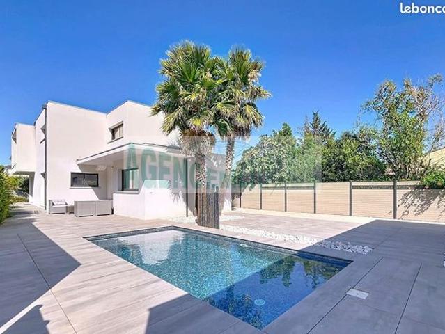 Villa 6 pièces 217 m²