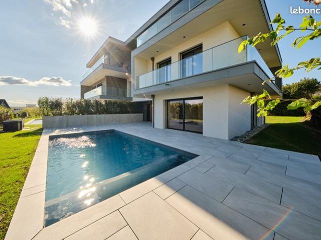 Villa 6 pièces 217 m²