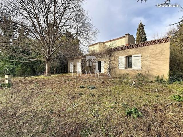 Villa 6 pièces 217 m²