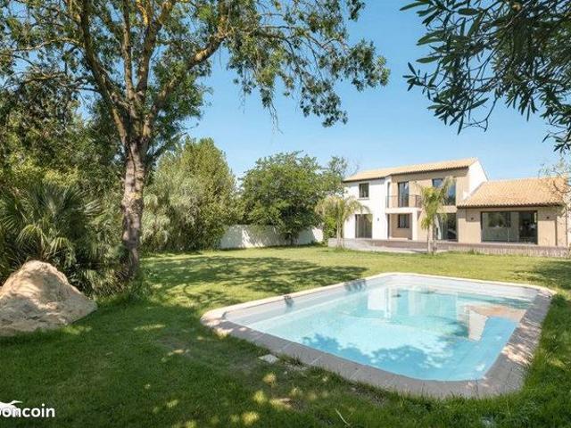 Villa 6 pièces 217 m²