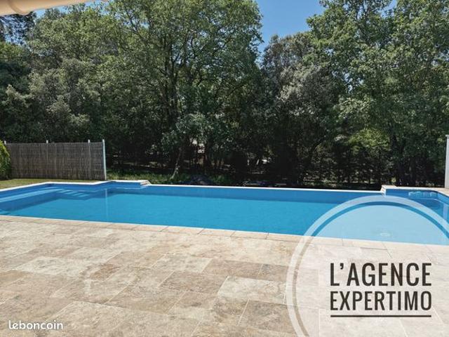 Villa 6 pièces 218 m²