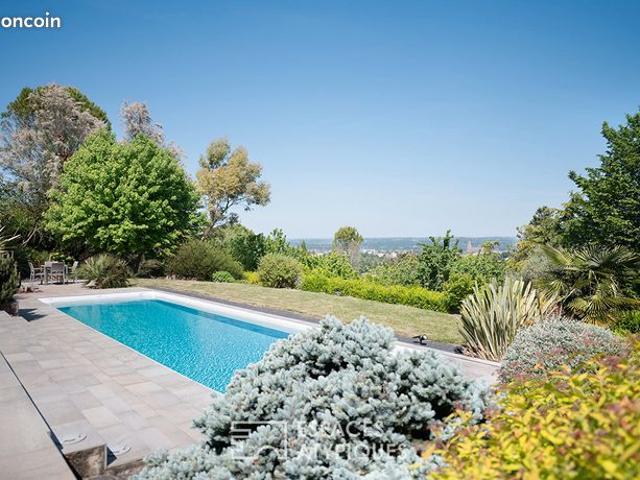 Villa 6 pièces 219 m²
