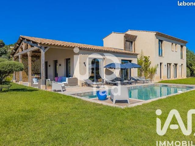 Villa 6 pièces 220 m²
