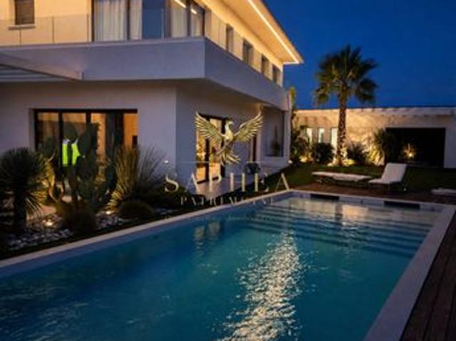 Villa 6 pièces 220 m²