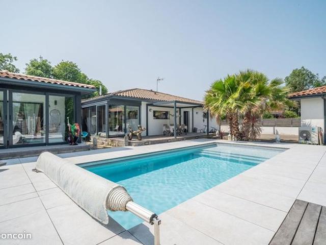 Villa 6 pièces 220 m²