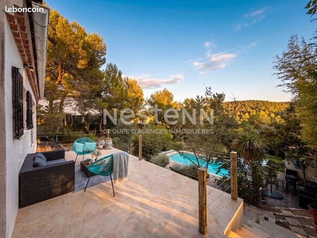 Villa 6 pièces 220 m²