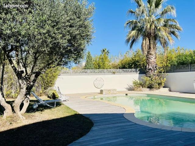 Villa 6 pièces 220 m²
