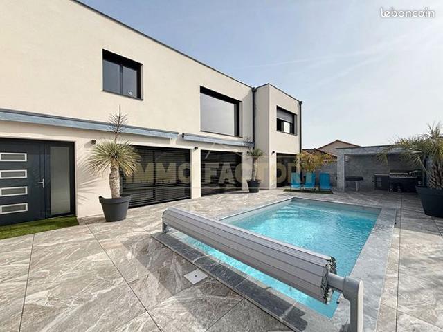 Villa 6 pièces 220 m²