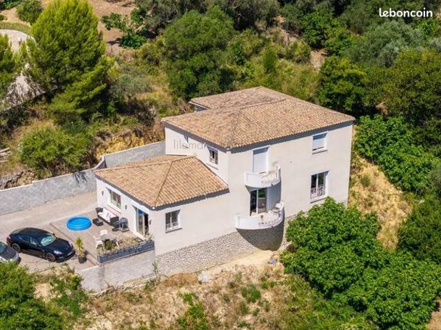 Villa 6 pièces 220 m²
