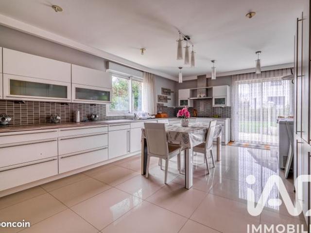 Villa 6 pièces 220 m²