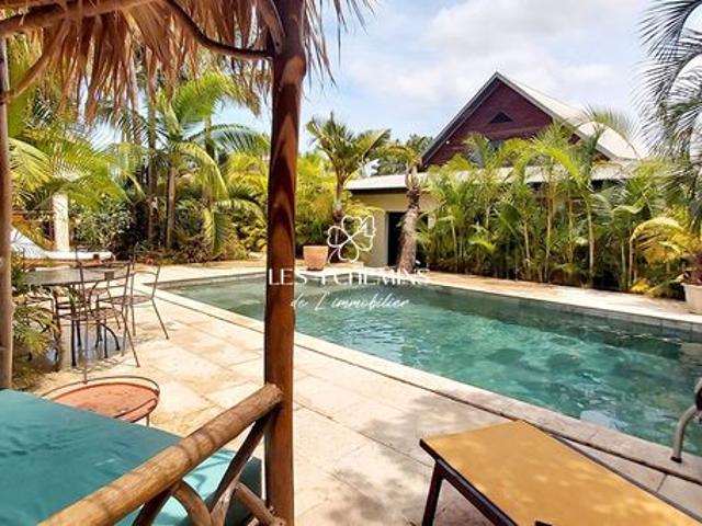 Villa 6 pièces 220 m²