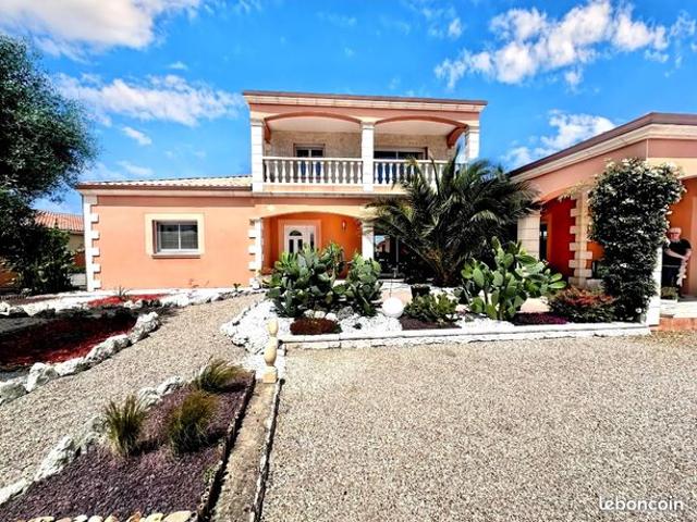 Villa 6 pièces 220 m²