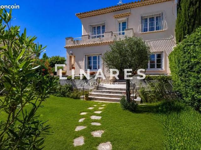 Villa 6 pièces 221 m²