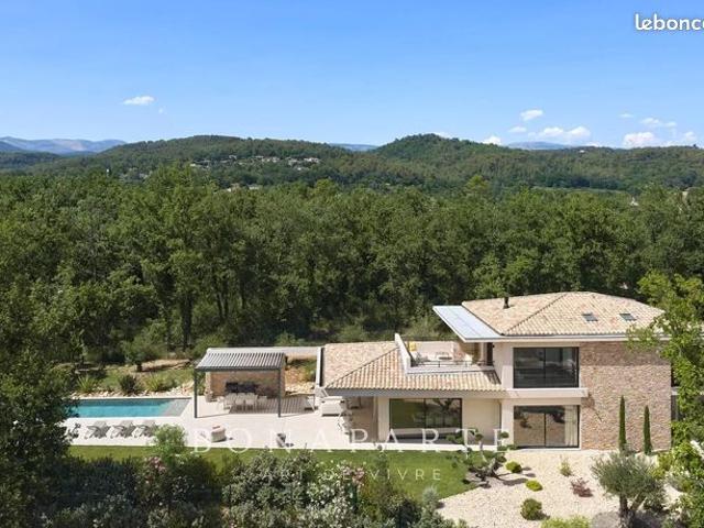 Villa 6 pièces 221 m²