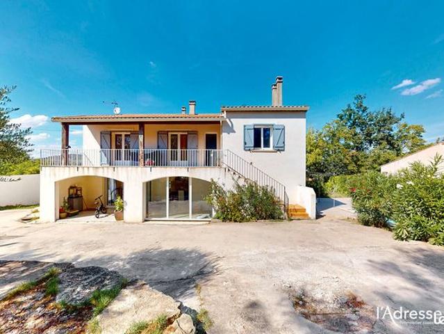 Villa 6 pièces 221 m²
