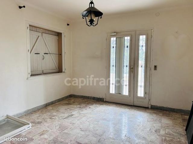 Villa 6 pièces 222 m²