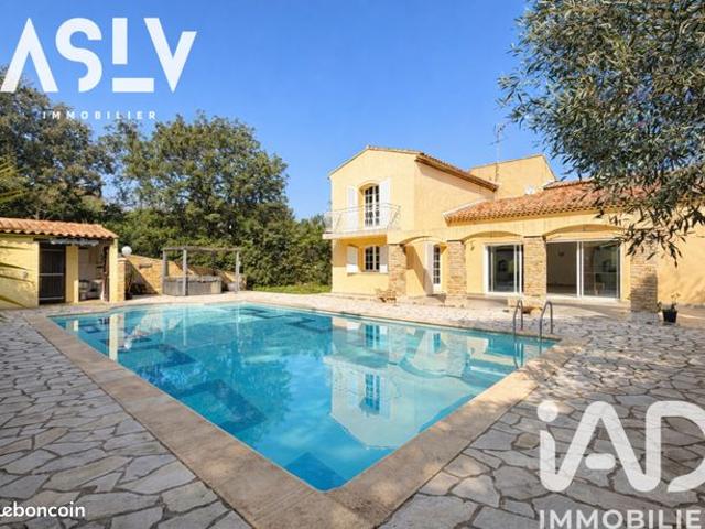 Villa 6 pièces 222 m²