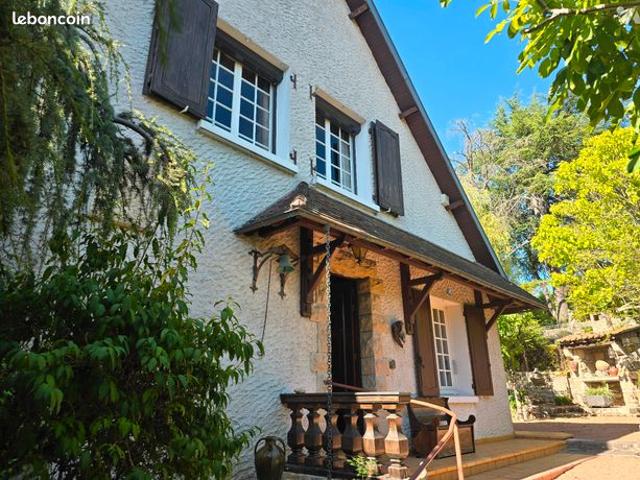 Villa 6 pièces 222 m²