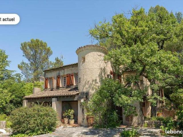 Villa 6 pièces 223 m²