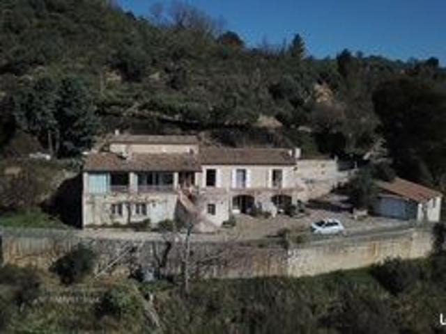 Villa 6 pièces 224 m²