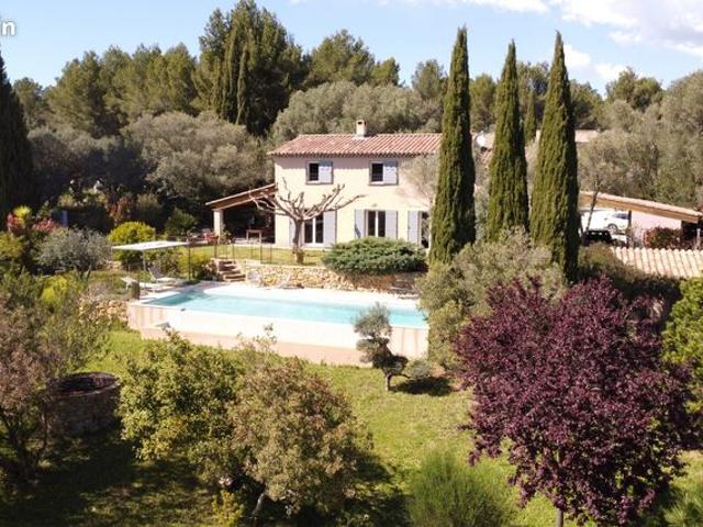 Villa 6 pièces 225 m²