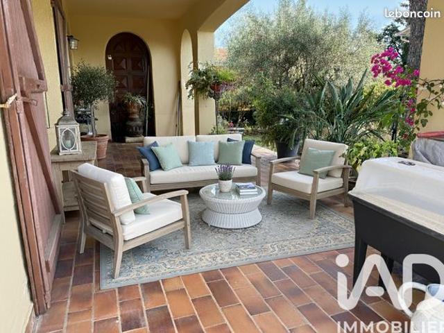 Villa 6 pièces 226 m²