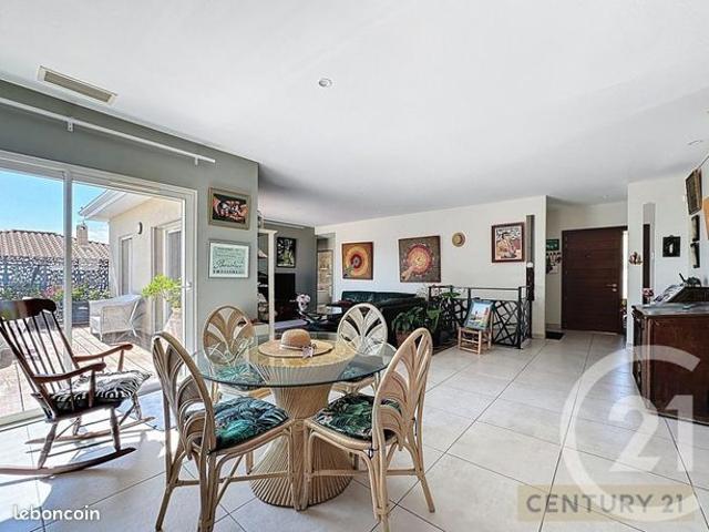 Villa 6 pièces 226 m²