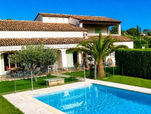 Villa 6 pièces 227 m²