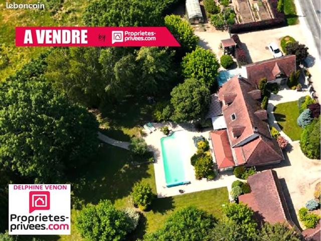 Villa 6 pièces 227 m²