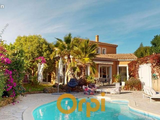 Villa 6 pièces 227 m²