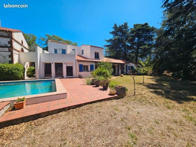 Villa 6 pièces 227 m²