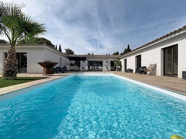 Villa 6 pièces 227 m²