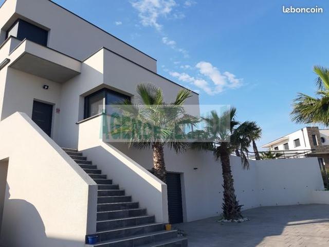 Villa 6 pièces 227 m²