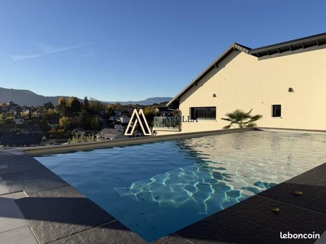 Villa 6 pièces 227 m²