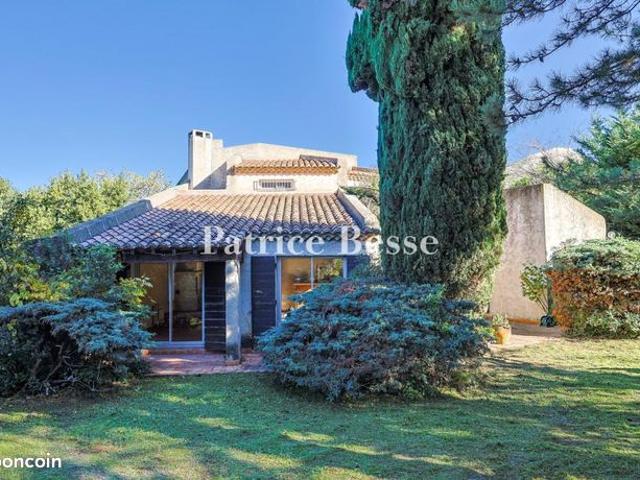 Villa 6 pièces 227 m²