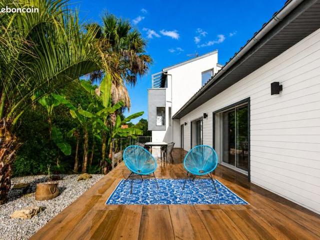 Villa 6 pièces 228 m²