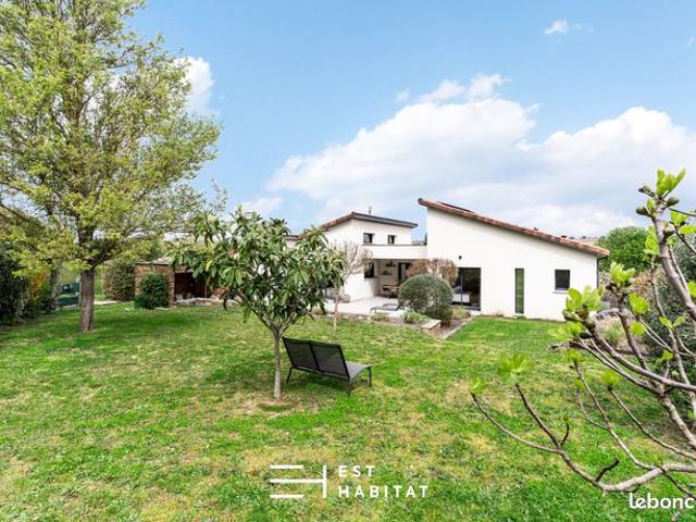 Villa 6 pièces 228 m²