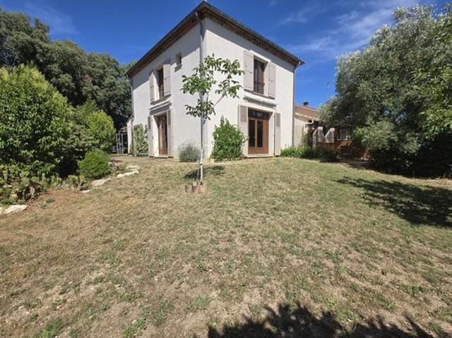 Villa 6 pièces 230 m²