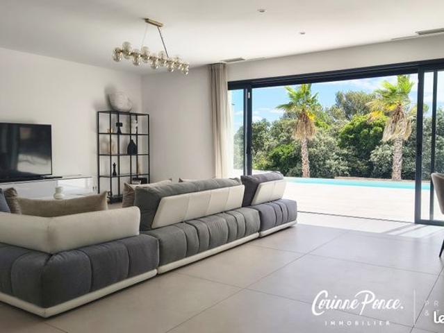Villa 6 pièces 230 m²