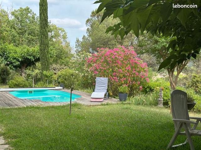 Villa 6 pièces 230 m²