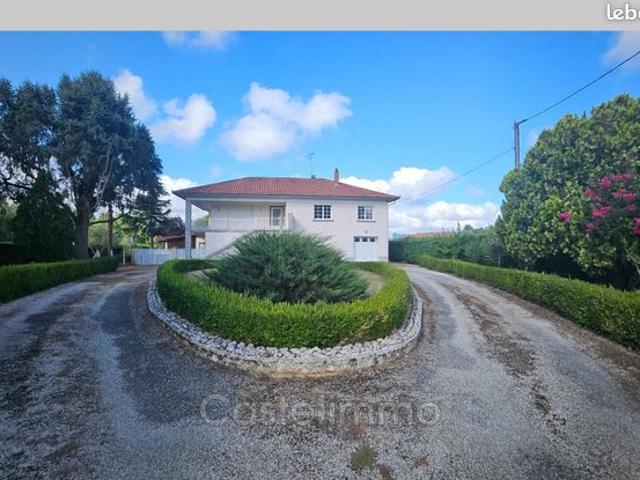 Villa 6 pièces 230 m²