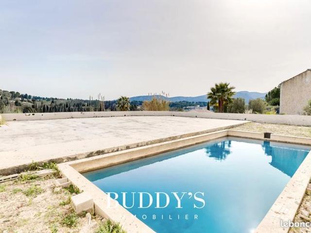Villa 6 pièces 231 m²