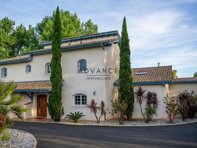 Villa 6 pièces 231 m²