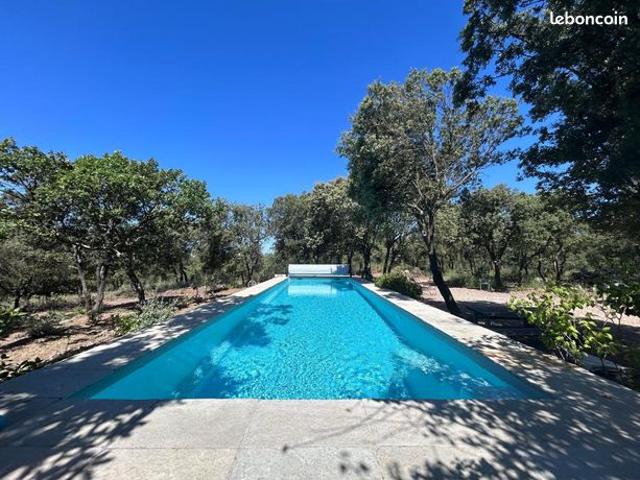 Villa 6 pièces 232 m²