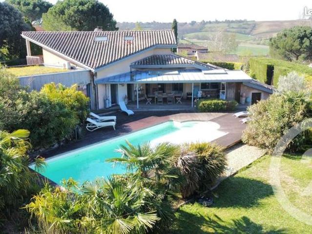 Villa 6 pièces 232 m²