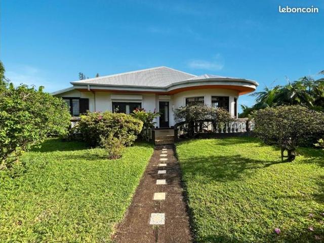 Villa 6 pièces 232 m²