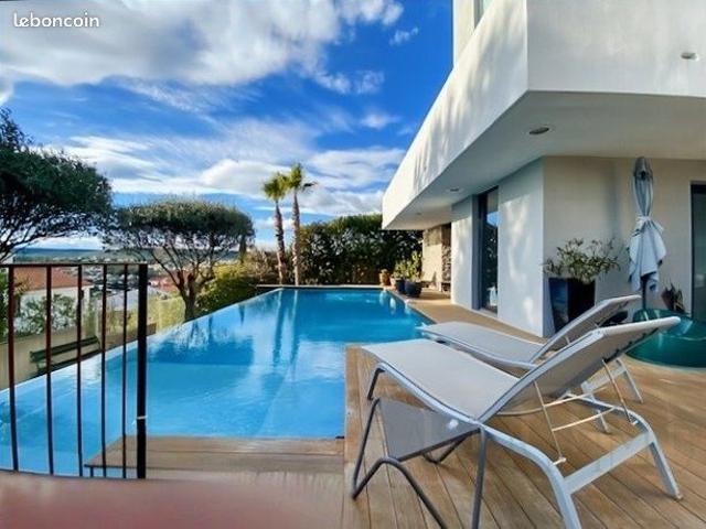 Villa 6 pièces 233 m²