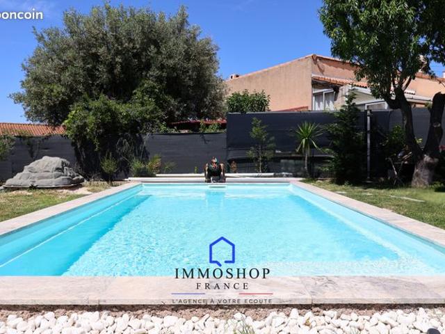 Villa 6 pièces 233 m²